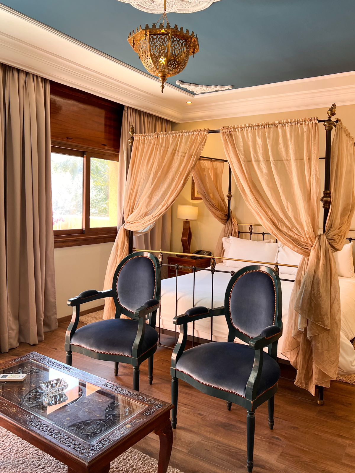 ROOMS.DOUBLE_ROOM_ALT